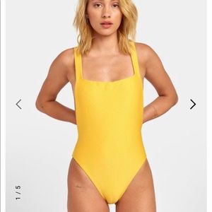 RVCA yellow one piece SMALL